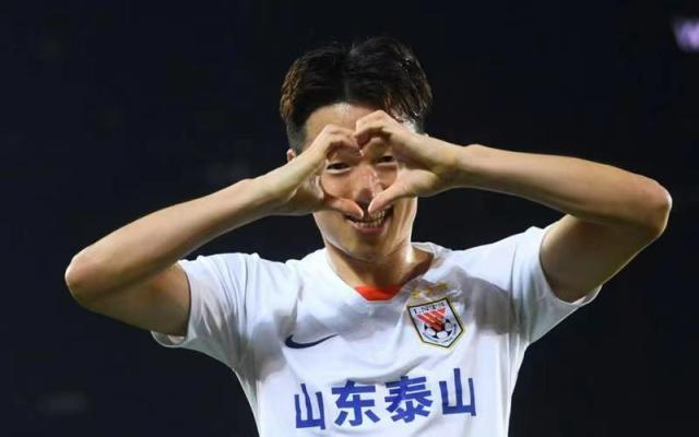 足球-体坛专访孙准浩:我登泰山许下的5个愿望都实现了!