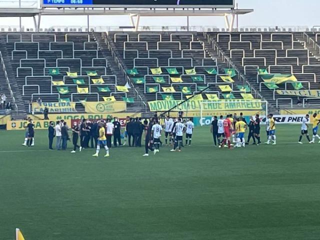 巴阿大战打了5分钟就取消 错在巴西防疫部门？！